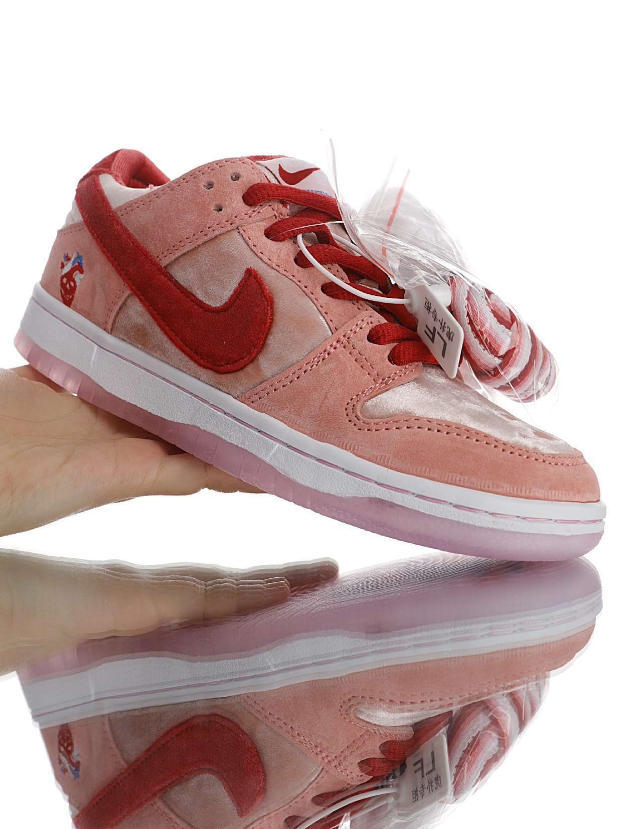 StrangeLove x Nike SB Dunk Low"Valentine's Day" - Imagen 7