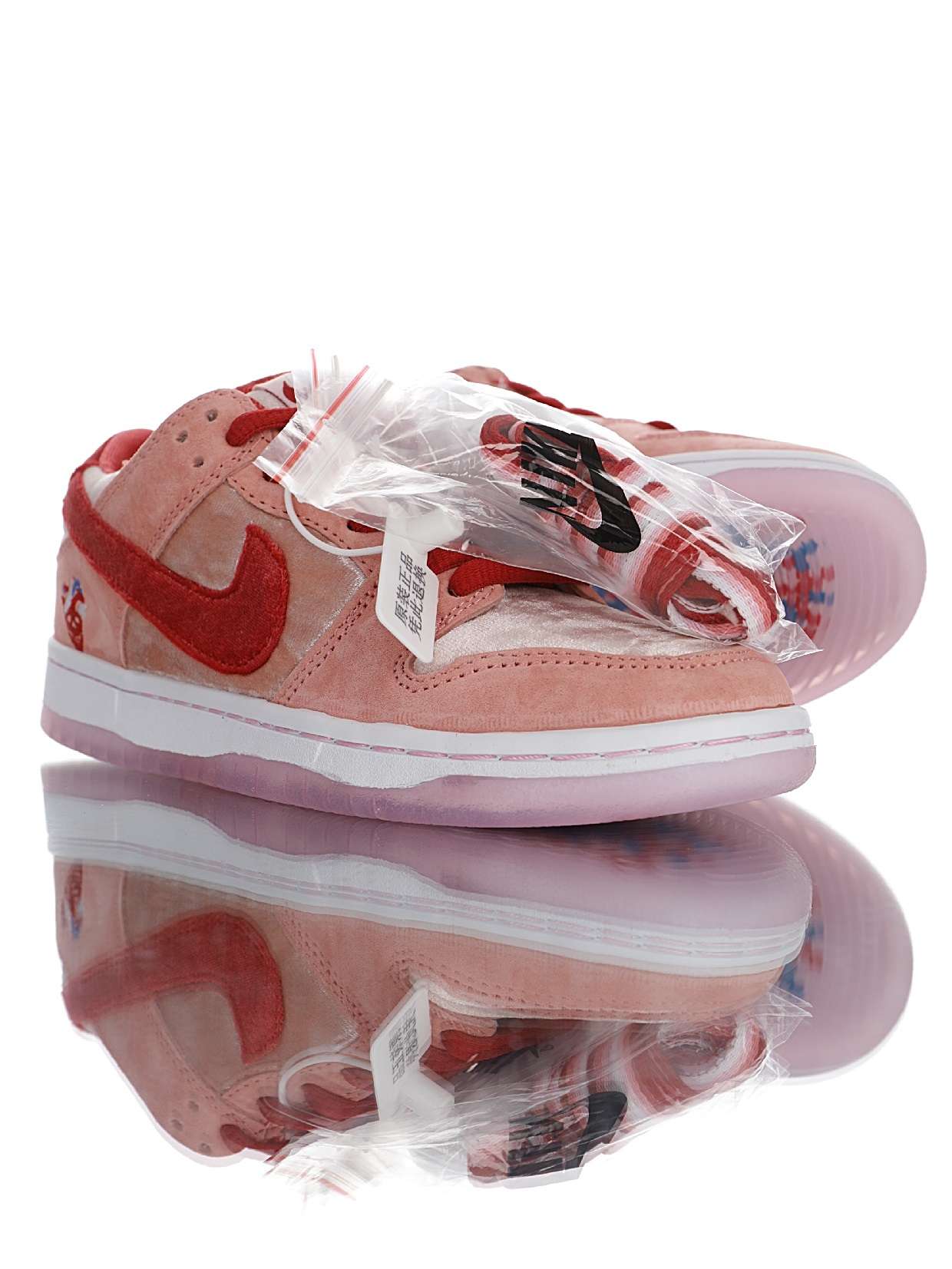 StrangeLove x Nike SB Dunk Low"Valentine's Day" - Imagen 5