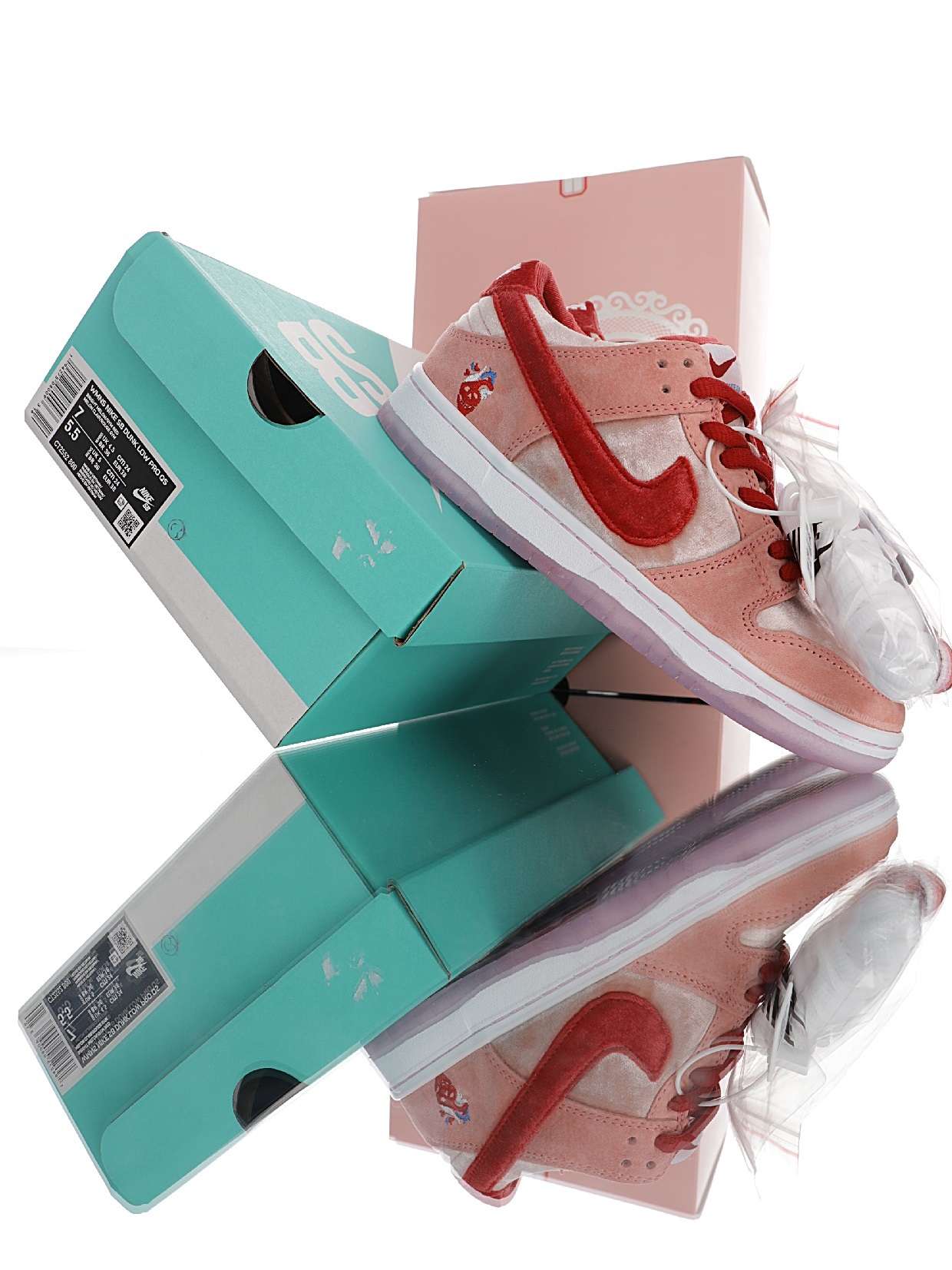 StrangeLove x Nike SB Dunk Low"Valentine's Day" - Imagen 10