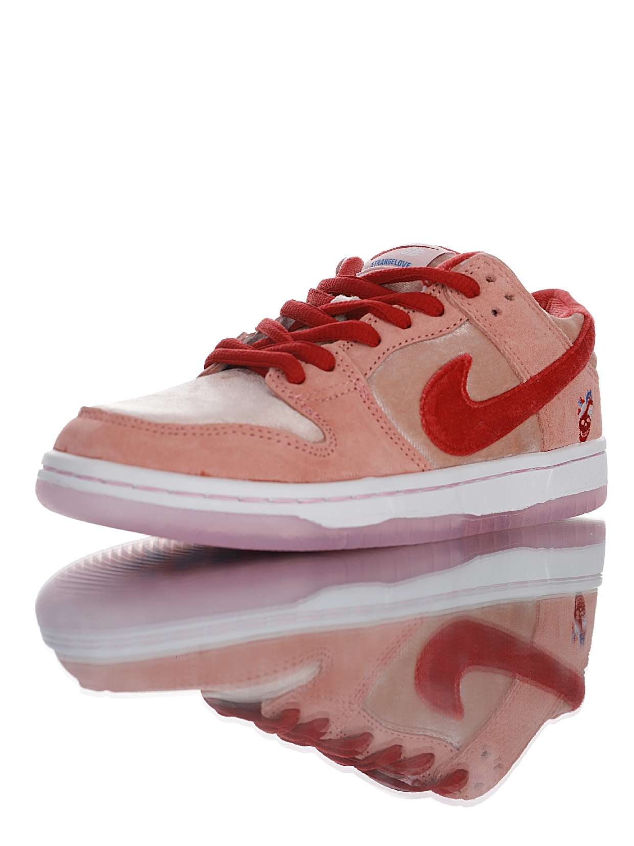 Alternative view of StrangeLove x Nike SB Dunk Low"Valentine's Day"