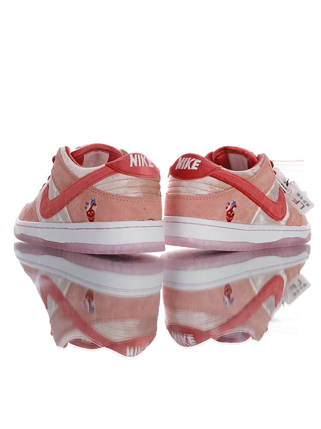 StrangeLove x Nike SB Dunk Low"Valentine's Day" - Imagen 6
