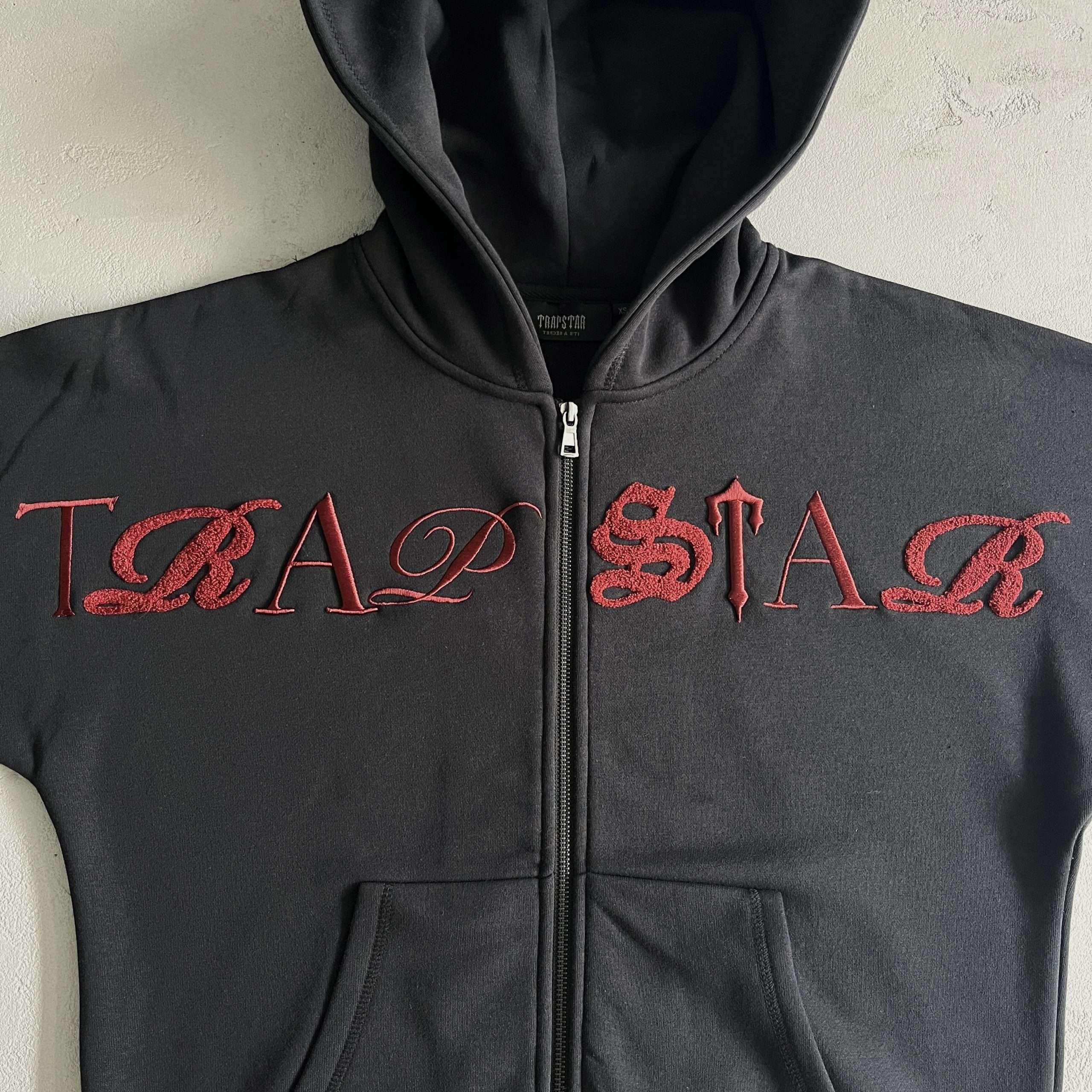 Alternative view of Chándal Trapstar ZIP "Black /Zinfandel"