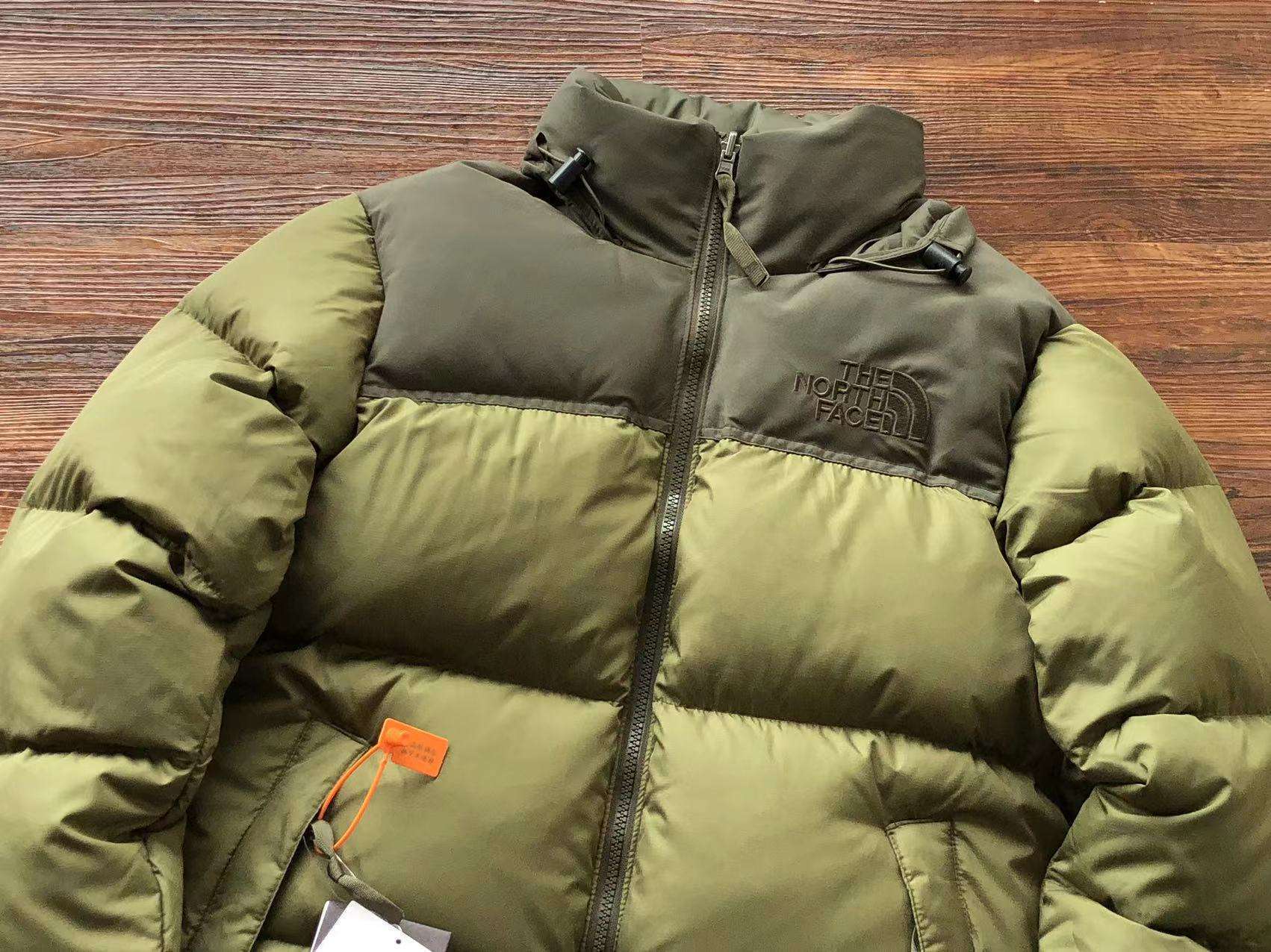 Puffer TNF Verde/Beige 600 - Imagen 9