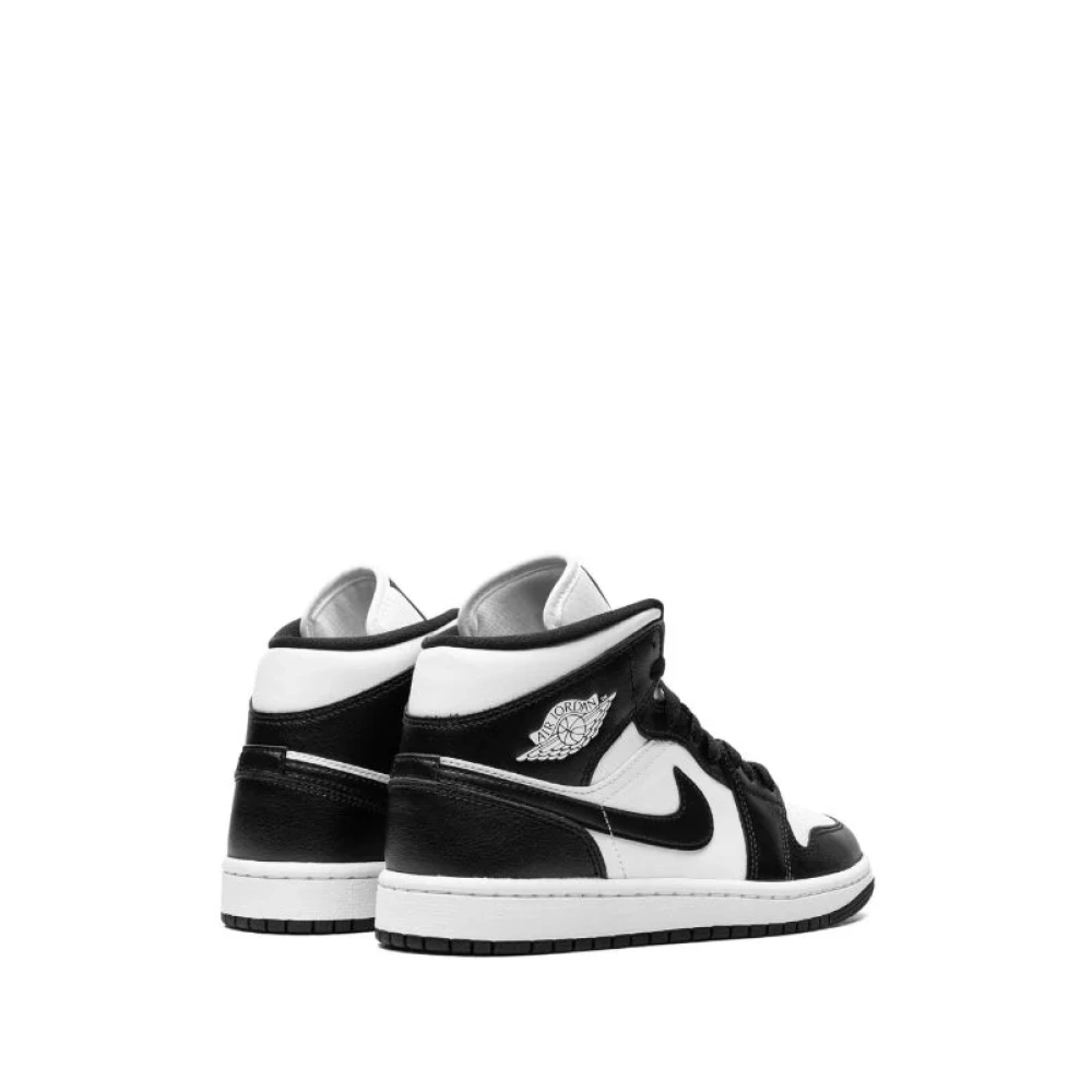 Alternative view of Nike Air Jordan 1 "Panda"
