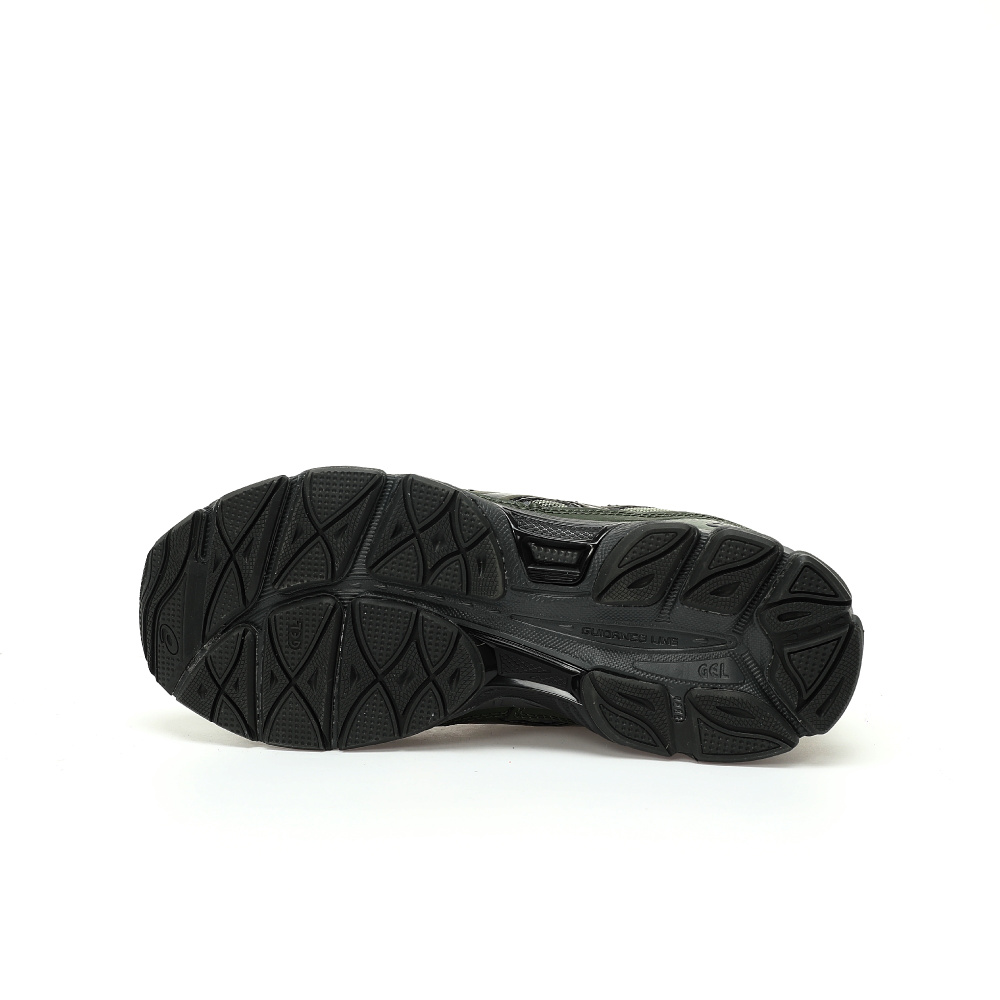 Zapatillas Asics verde militar con suela GEL™